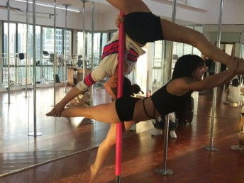 太升路专业舞蹈学校 聚星钢管舞爵士舞酒吧领舞培训机构